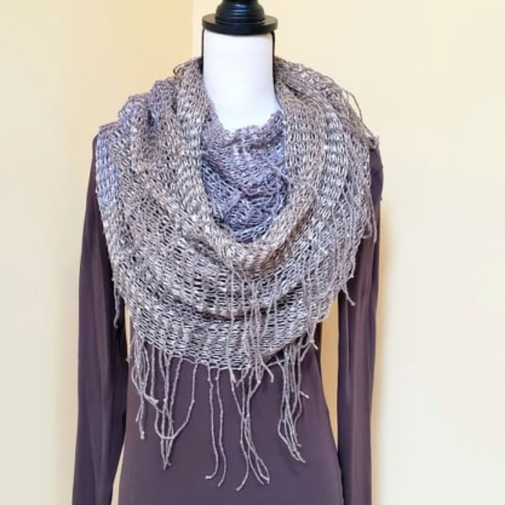 ~Beautiful Wrap/Shawl With Tiny Sequins~